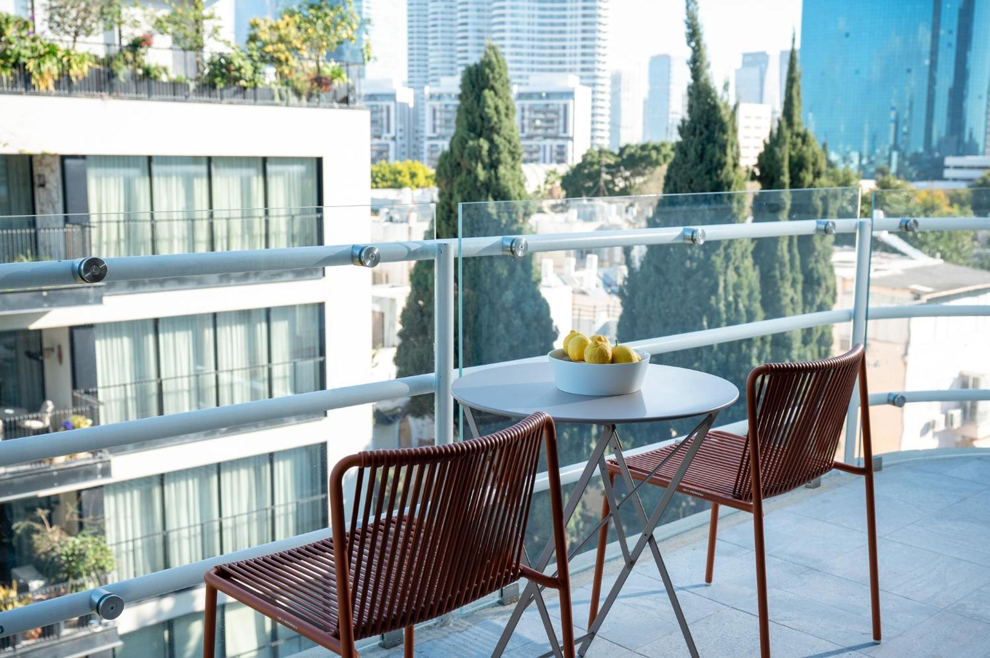 Master Mazeh Hotel Тел Авив Екстериор снимка