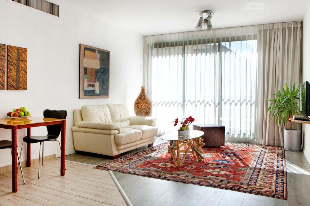 Master Mazeh Hotel Тел Авив Екстериор снимка